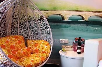Zhengzhou Love Theme Hotel 祭城镇 外观 照片